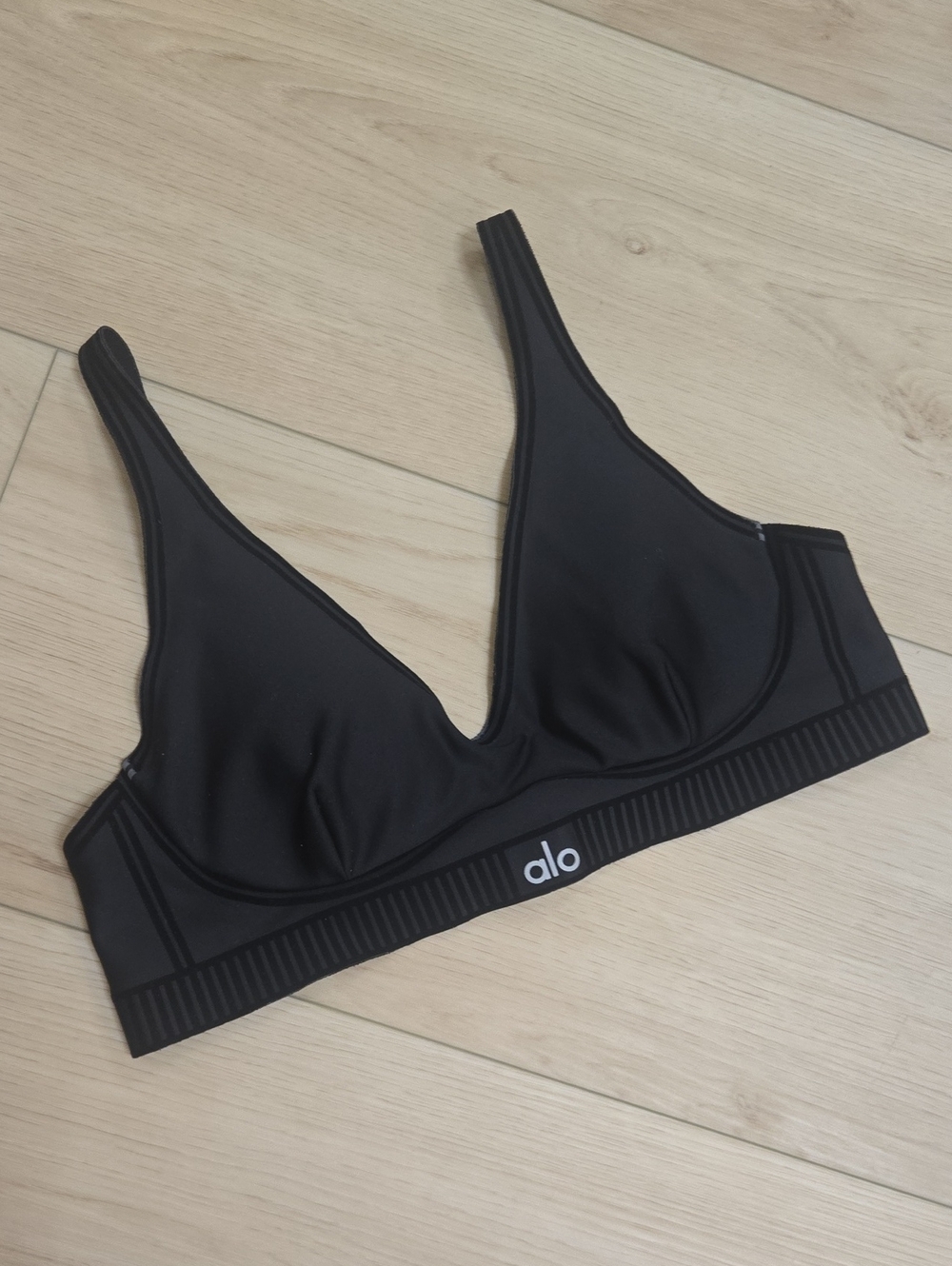 ALO Airlift Line Up Bra